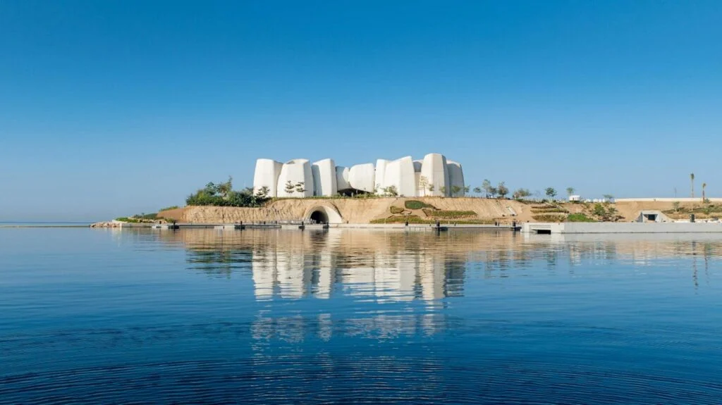 AMAALA opent als een toonaangevend wellness- en kustlevensstijldestinatie aan de Rode Zee van Saoedi-Arabië