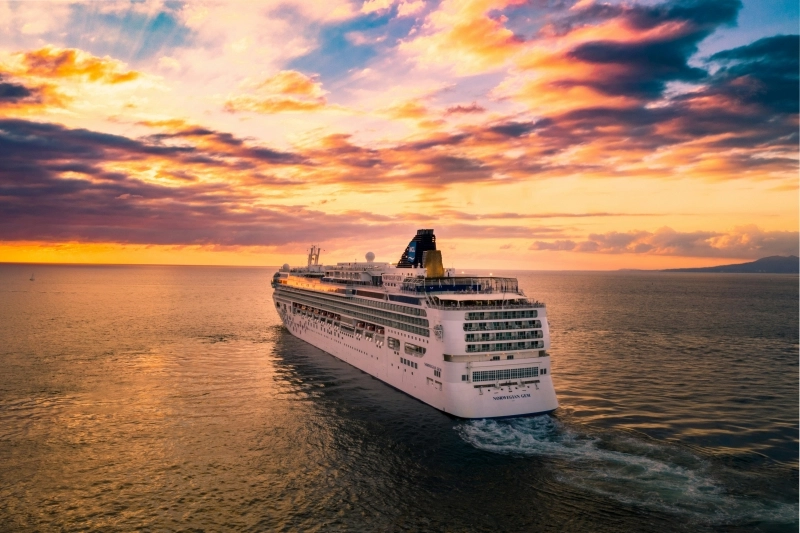 Younger Travelers Drive Growth in 2026 Cruise Bookings