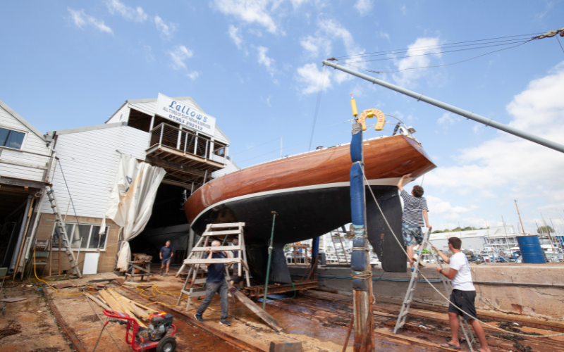 Lallows Boatyard — Tradition, Restorations and Racing