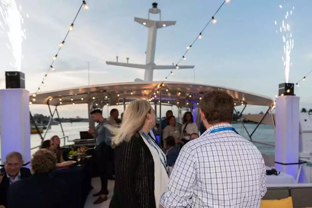 Concepts créatifs d'affrètement de yachts pour événements d'entreprise