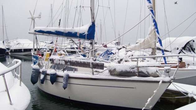 How insulating a Cobra 850 turned a damp boat into a cosy home