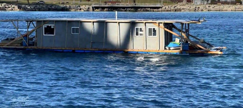 Neverlanding: A Homemade Houseboat’s Great Lakes Run