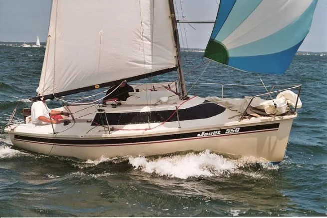 Jouët 550: Practical Guide to the Micro Cruiser