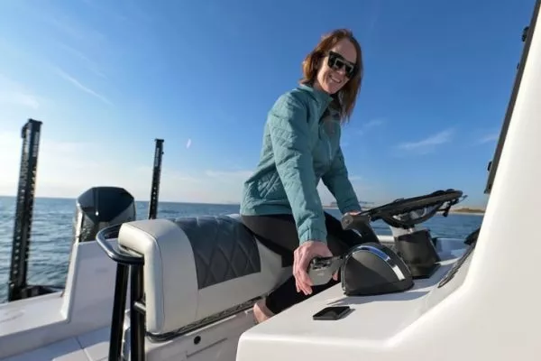 Scanstrut Ultra Qi2 Marine Wireless Charger Overview