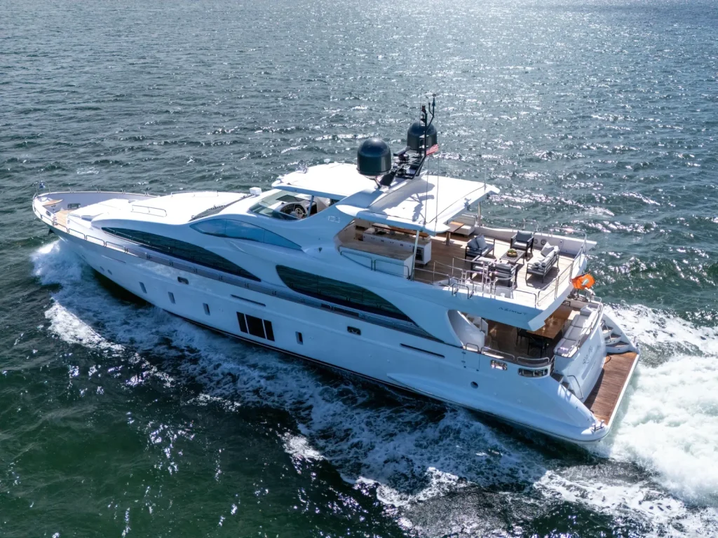 Inside the 105′ Azimut (2012) Motor Yacht