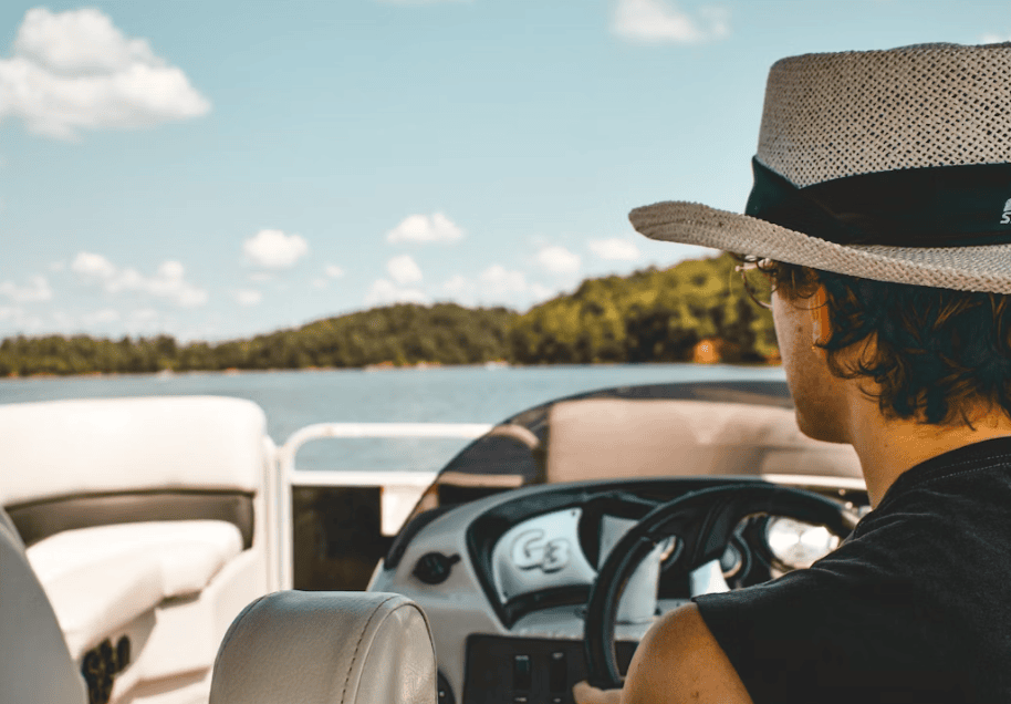 Mastering Single-Handed Boating Techniques