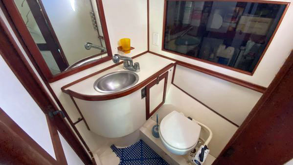 Marine Head Maintenance: Practical Guidance for Sailors