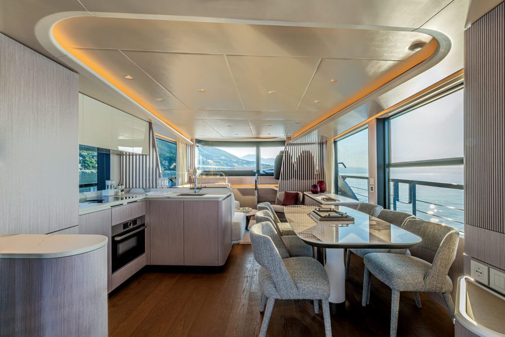 Absolute Navetta 62: Compact semi-displacement elegance
