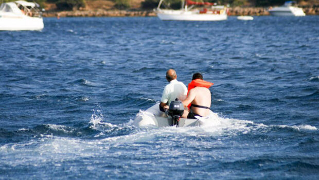 New Zealand Considers Broad Lifejacket Mandate