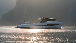 Extra X70 Shadow: Oversized Chase Boat for Yachts